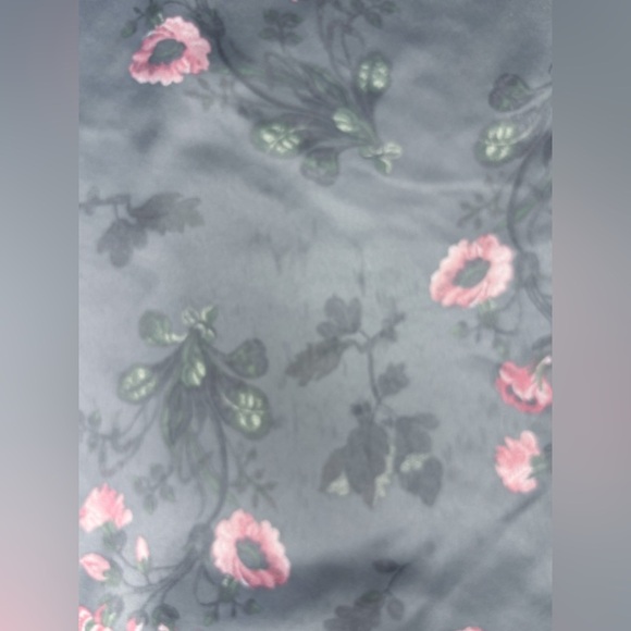 Ralph Lauren Gray Floral Satin Pajamas Size Large Top Pants Romance Feminine - Picture 7 of 11